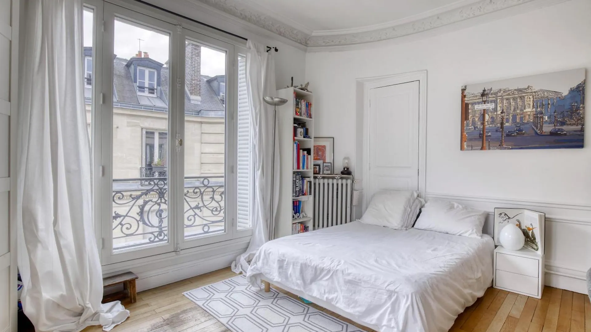 3 Marais 4 *